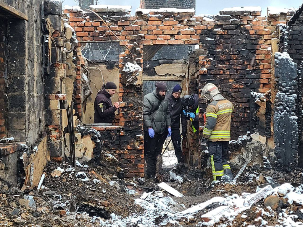 Сгоревший дом в Харьковской области