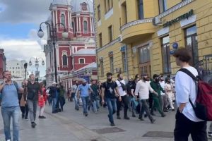 В Москве начался митинг мусульман: две недели подряд силовики срывали пятничный намаз в Подмосковье