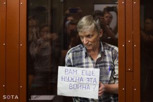 Алексей Горинов выступил свидетелем в защиту Алексея Навального*