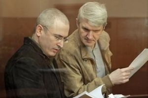 Мещанский суд постановил взыскать с Михаила Ходорковского* и Платона Лебедева более 1,4 млрд рублей